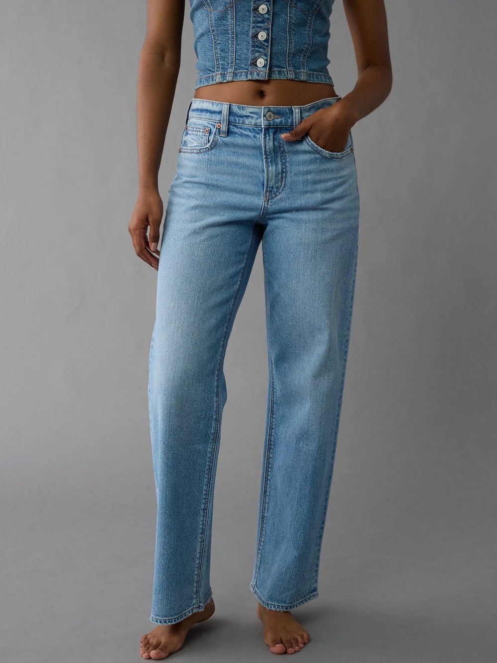 American Eagle Outfitters Strigid Stovepipe Light Blue SJeans